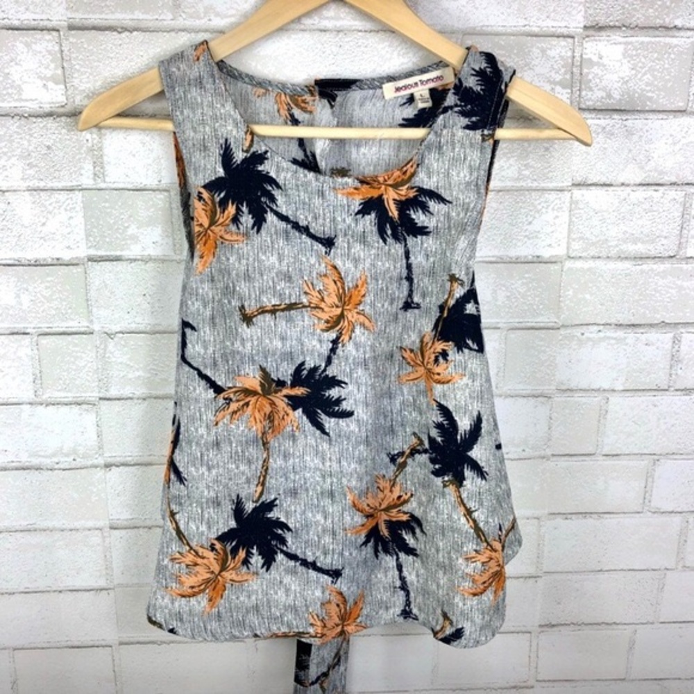 palm tree tank with the cutest back